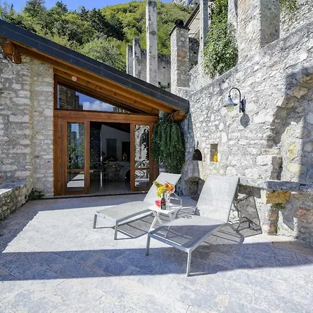 Villa Le Ravere Luxury Mini-resort - A Structure For 12 *