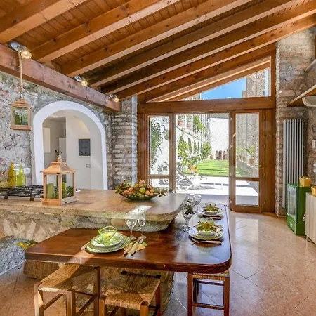 Le Ravere Luxury Mini-resort - A Structure For 12 * Gargnano