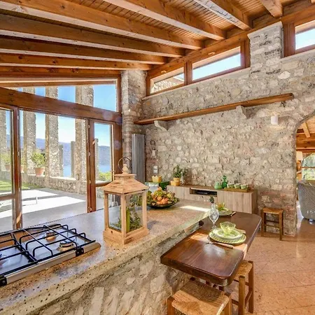 Le Ravere Luxury Mini-resort - A Structure For 12 וילה גרגננו